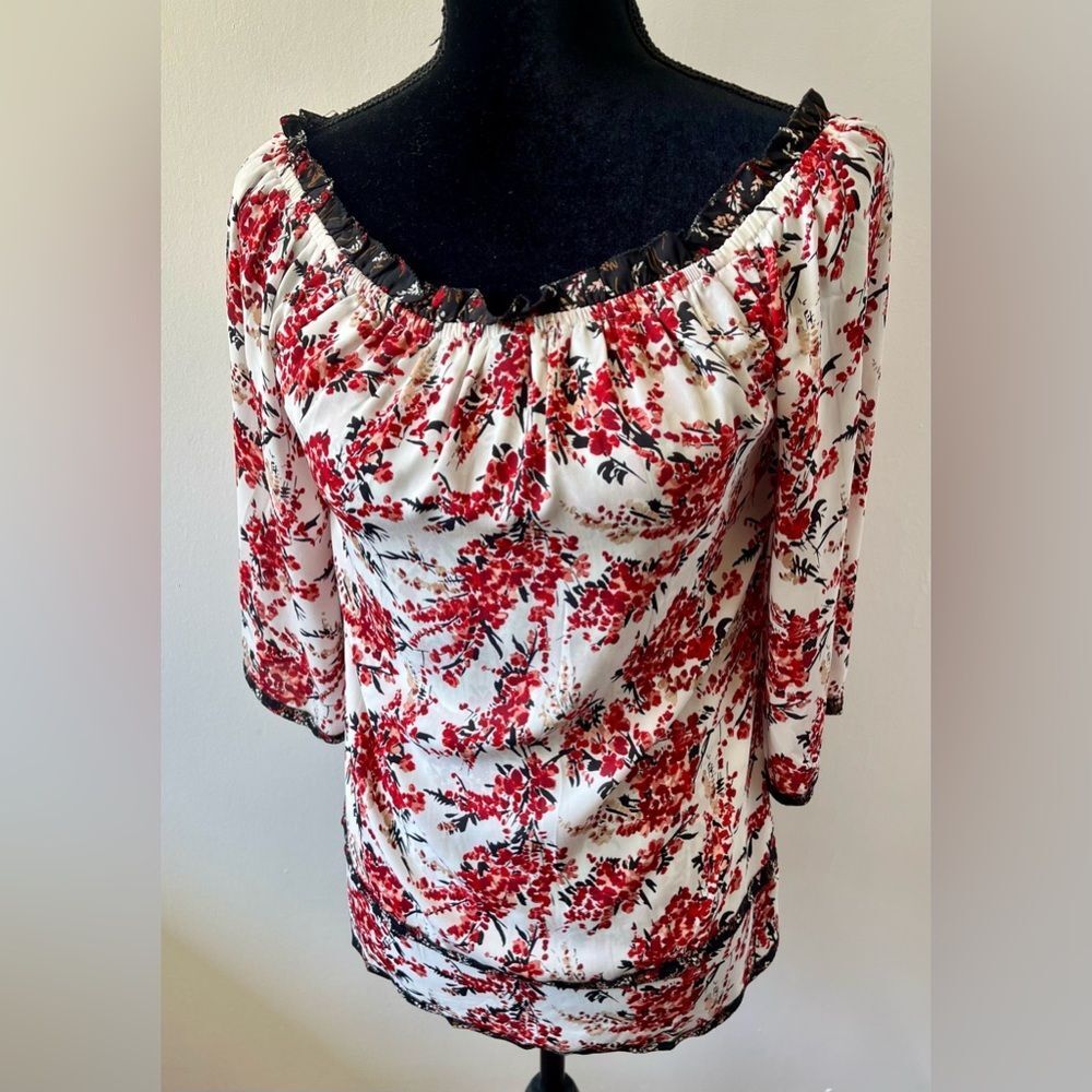 White House Black Market Red Floral Printed Off Shoulder Top Blouse Size XS NEW